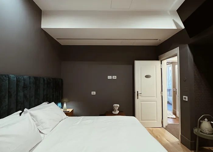 Konukevi Residenza Imperiale - Trevi 4*